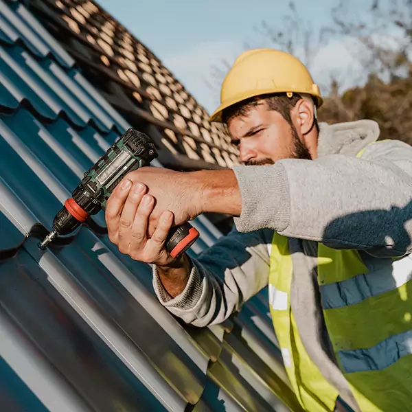 Why evansville Homeowners Choose Ideal Roofing Inc. for Steel Roof Repair Service?