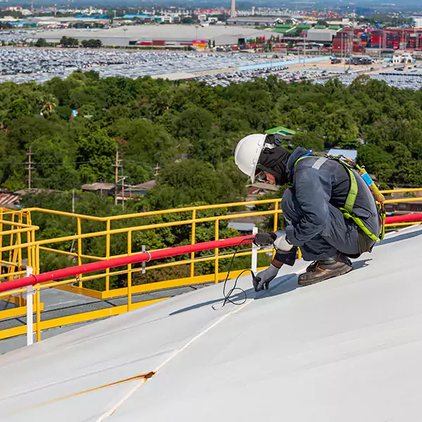 Why Ideal Roofing Inc. Is evansville's Trusted TPO Roofing Team?